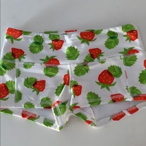 Fleo strawberry shorts